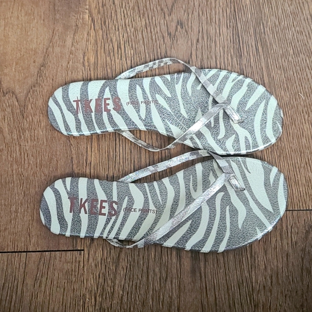 Tkees flip flops